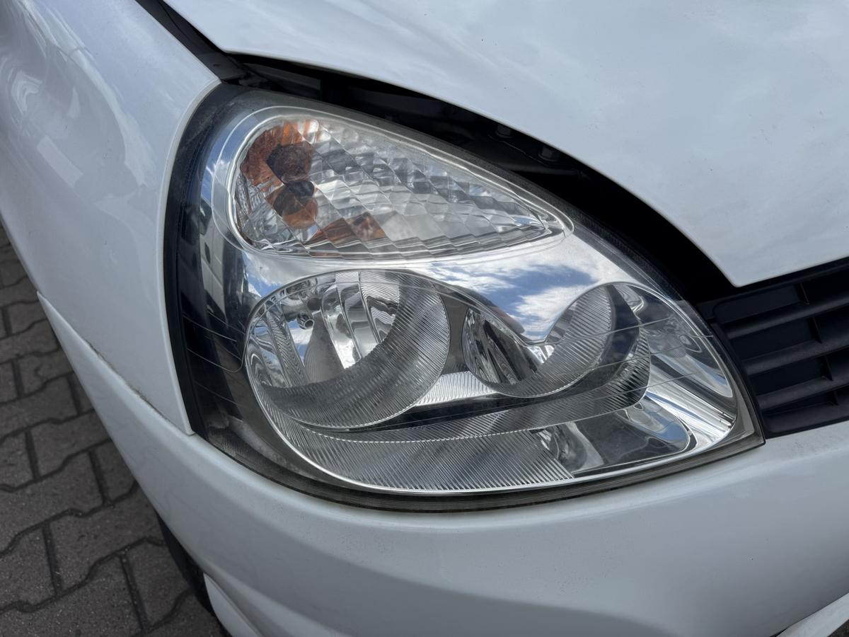 Renault Clio 2 original Scheinwerfer vorn rechts Halogen Chrom Hintergrund Facelift Bj.2009